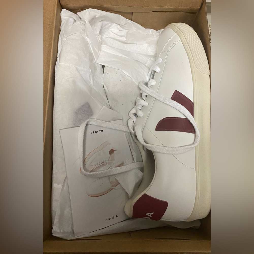 Women’s Veja Esplar Extra-White Marsala Sneakers Size 9